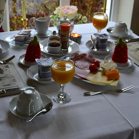 Alojamento de Acomodação e Pequeno-almoço Guaire House